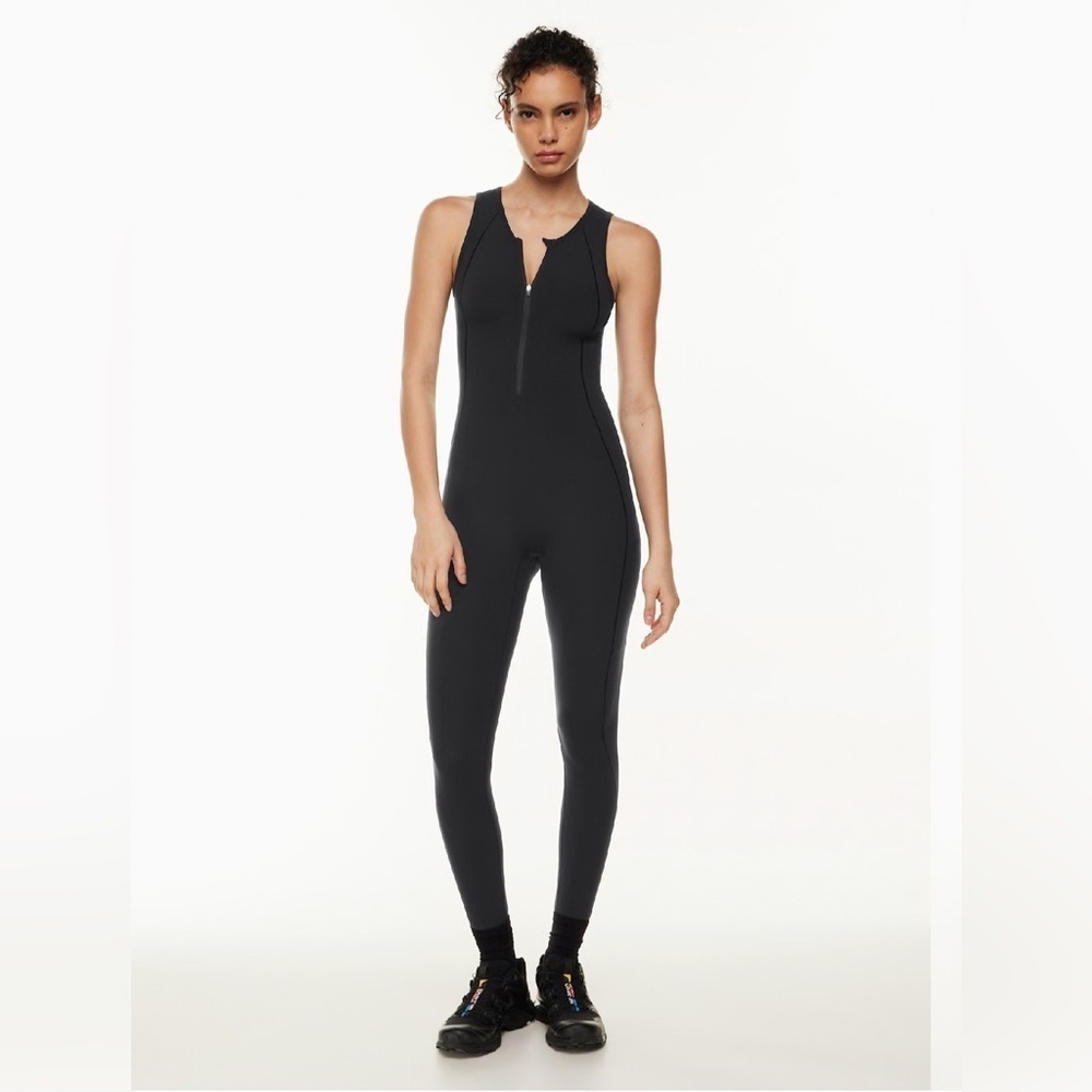 Aritzia TNA breathe black icon sleeveless jumpsuit nwt Xs
